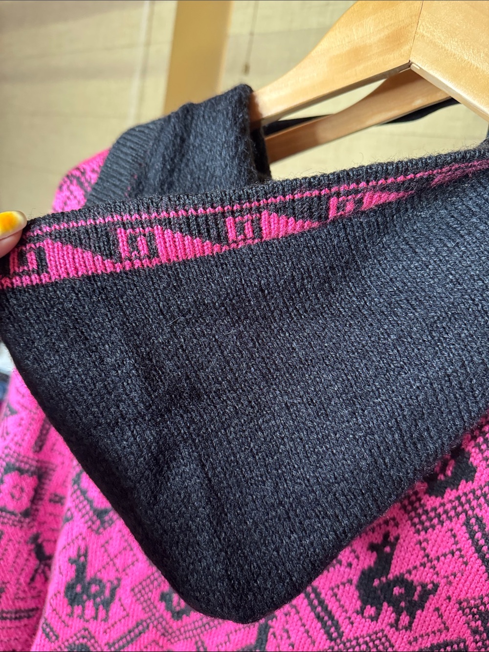 Alpaca Connection Peru Hooded Alpaca Wool Poncho Pink Black One Size - Picture 9 of 9